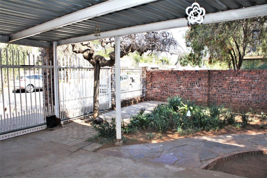 3 Bedroom Property for Sale in Rhodesdene Northern Cape